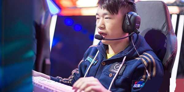 群星中略显 群星中略显